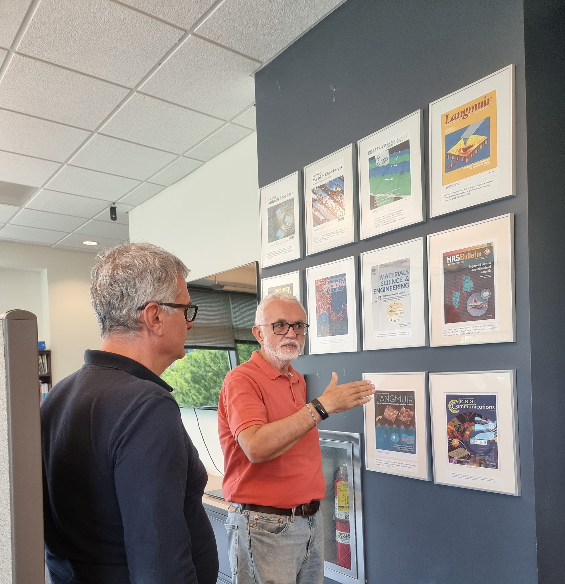 Dr. Vladimir Tsukruk (Georgia Tech, USA) and Dr. Oleksiy Gogotsi (SSU, MRC and Carbon-Ukraine) Dr. Vladimir Tsukruk (Georgia Tech, USA) and Dr. Oleksiy Gogotsi (SSU, MRC and Carbon-Ukraine)
