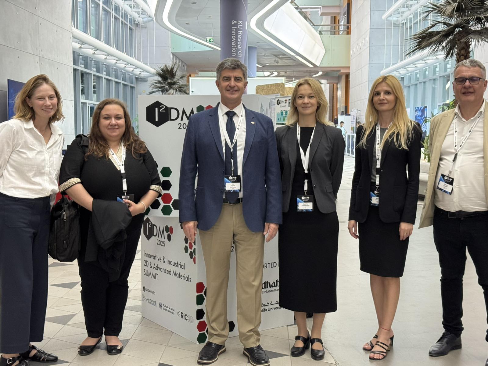 MX-Innovation project team from Drexel University, Universoty of Padova and Carbon-Ukraine (Y-Carbon LLC) at I2DM 2025 Summit