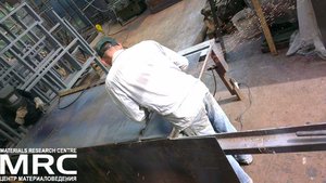 Презка листов металла для изготовления стенок бункера