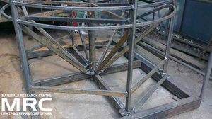 Нижняя часть металлического каркаса бункера