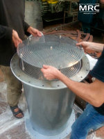 Установка тарельчатой этажерки, на ярусы которой укладываются кольца Рашига