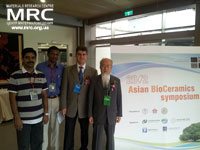 Аспиранты профессора Яшимуры, Профессор Гогоци и профессор Яшимура на симпозиуме ABC Simposium 2012