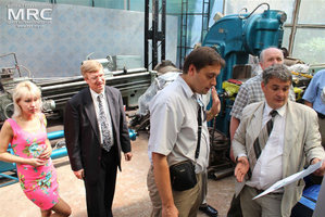 From left to right: Y.Zozulia (MRC), project technical monitor Dave Carter (Argonne National Laboratory, USA), Igor Barsukov (American Energy Technologies Company, USA), O.Gogotsi, MRC Director, Deputy Executive Director (USA) Vic Korsun (STCU), Materials Research Centre, August 2013