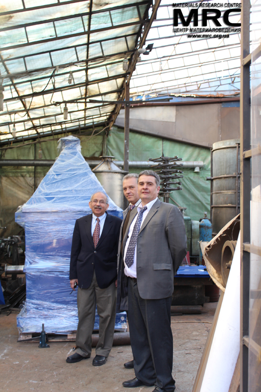Upendra S. Rohatgi(Brookhaven National Laboratory, USA), M.Gubinskiy(NMetAU), MRC director O.Gogotsi at MRC workshop premises
