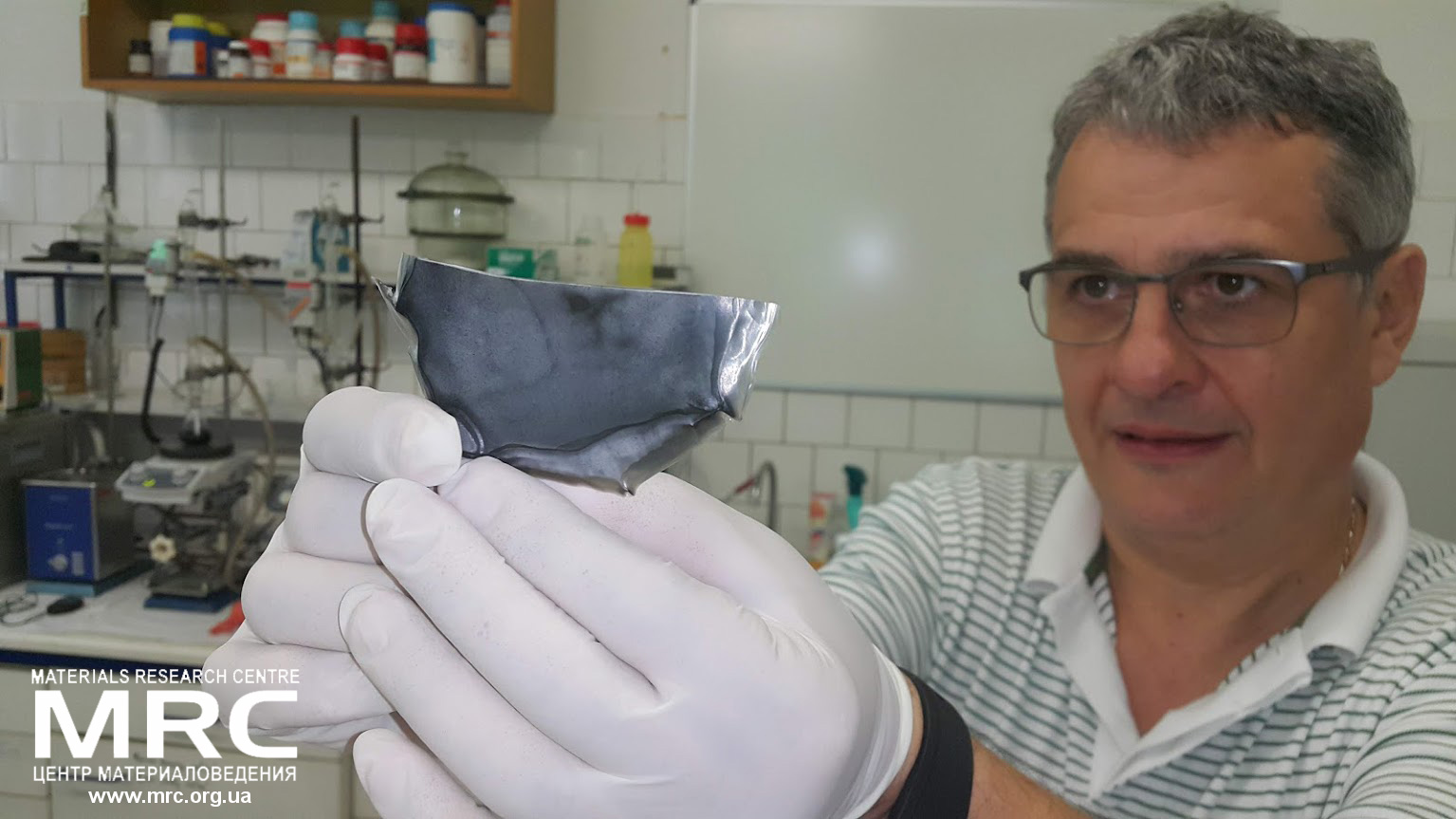 Изучение первых экспериментальных образцов полимерных композитов химической лаборатории Института Полимеров