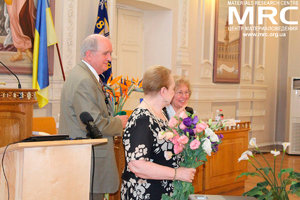 Вик Корсун и Зоя Корсун принимают поздравления